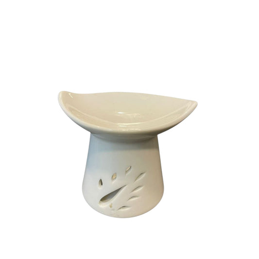 Ceramic diffuser with a leaf design