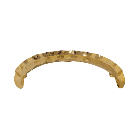 Golden presenting crescent