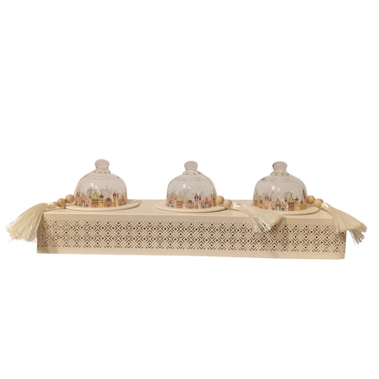 Nut holder with 3 compartments